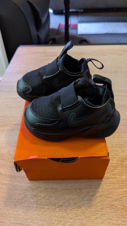Slighty used Size 4 Flex Runner 4 Nike