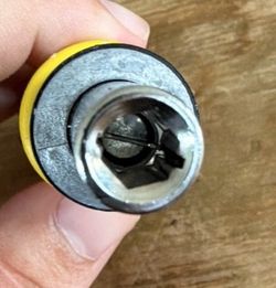 Multi bit screwdriver