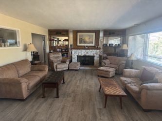 Couch set
