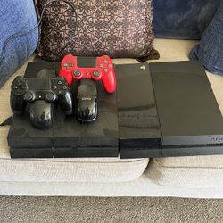 2 PlayStation 4 