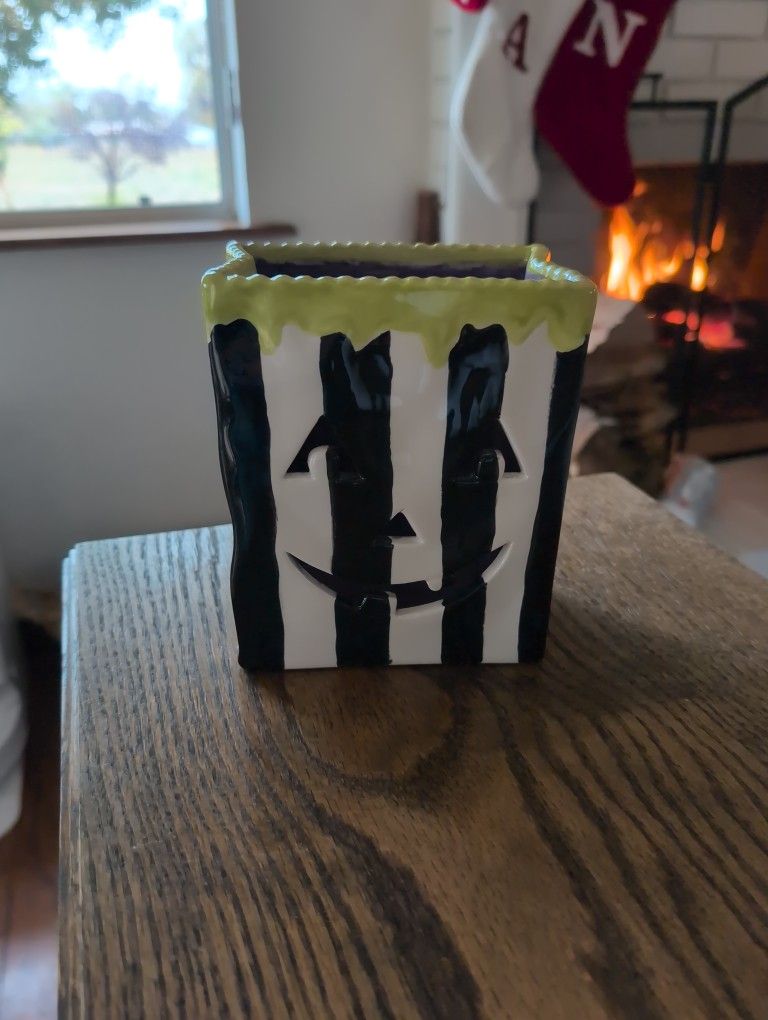 Ceramic Lantern Vase/Container