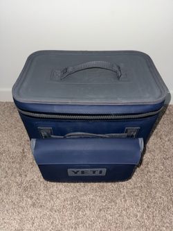 YETI Hopper Flip 18 Soft Cooler Navy