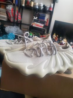 Yeezy 450 Cloud white