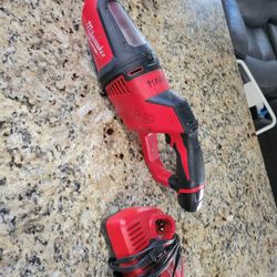 Milwaukee 12v Vaccum