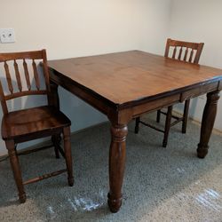 Pub Table 36" height and 4 stools - internal expansion leaf