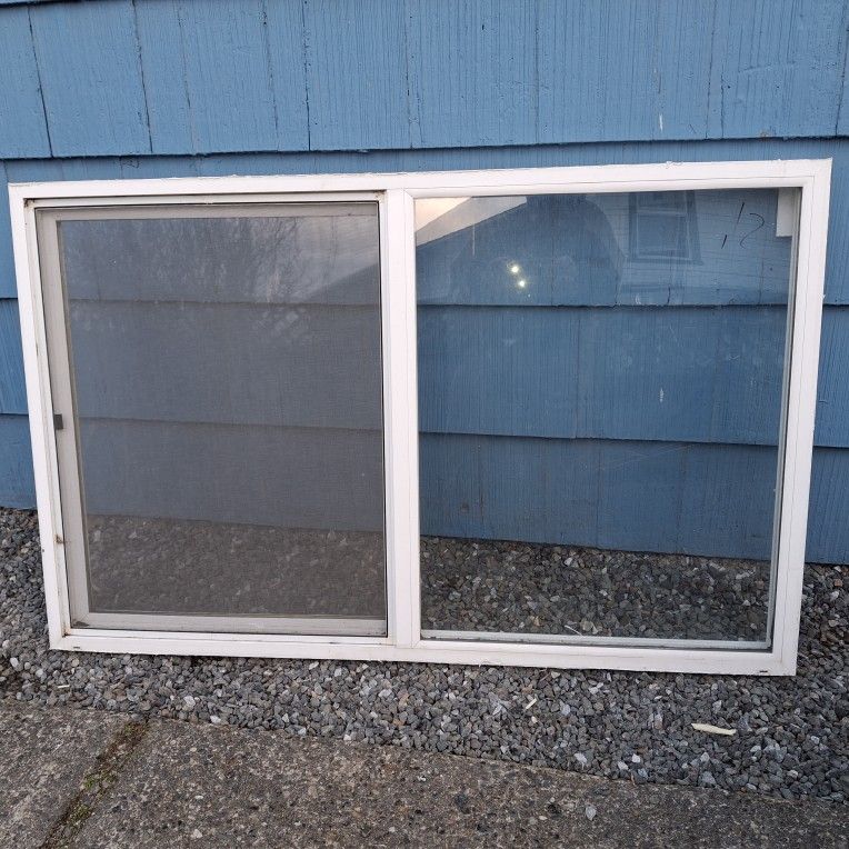 Vinyl Window 60x40 Slider for Sale in Burien, WA - OfferUp