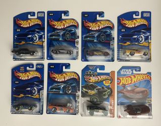 Hot Wheels - Random Group - 8 Vehicles 