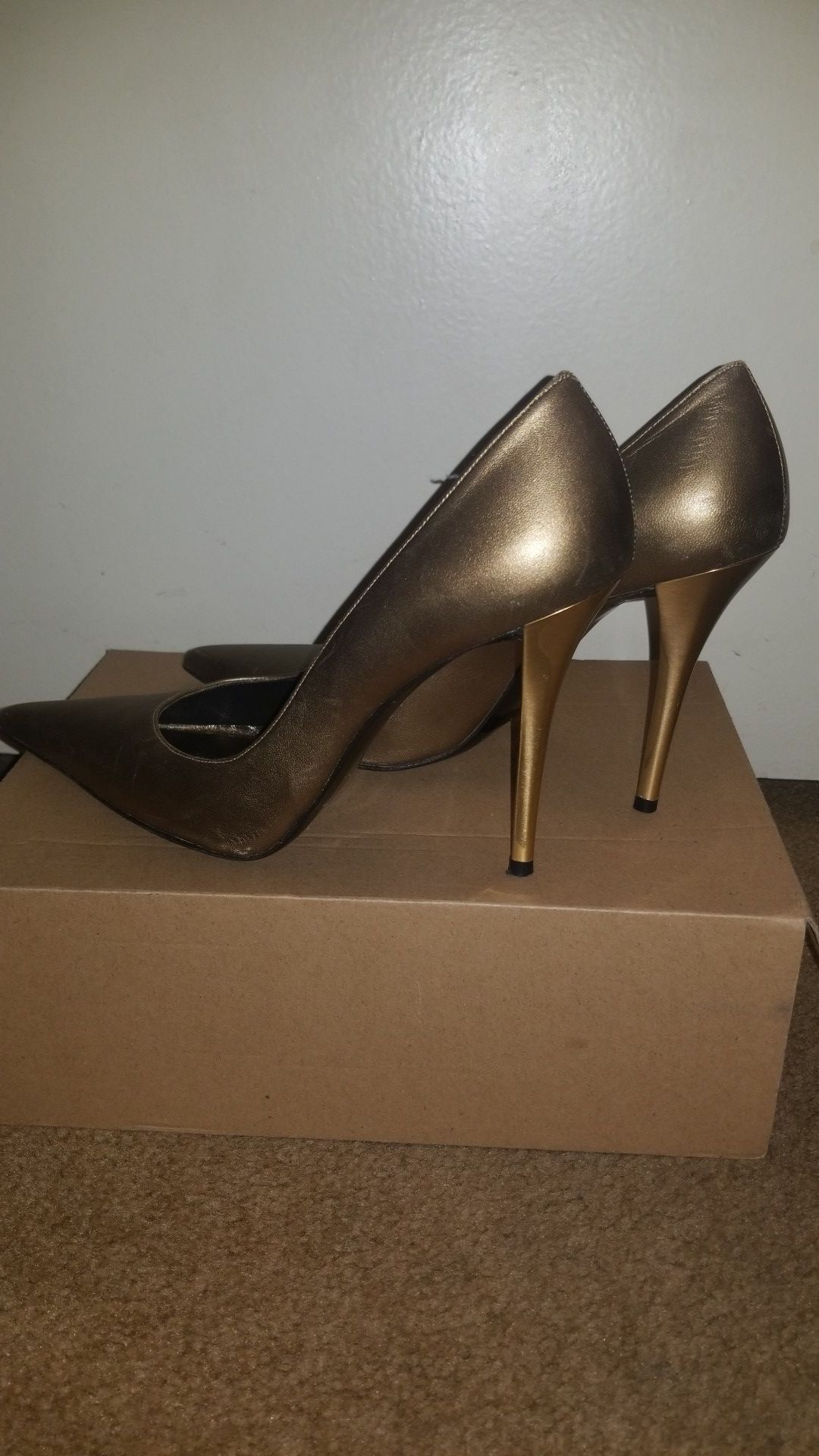 Stuart Weitzman Fever pumps size 8M
