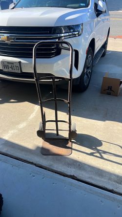 Metal dolly