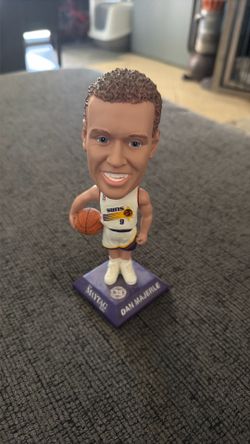 This is a vintage Dan Majerle Phoenix Suns bobblehead featuring Maytag branding on the base.