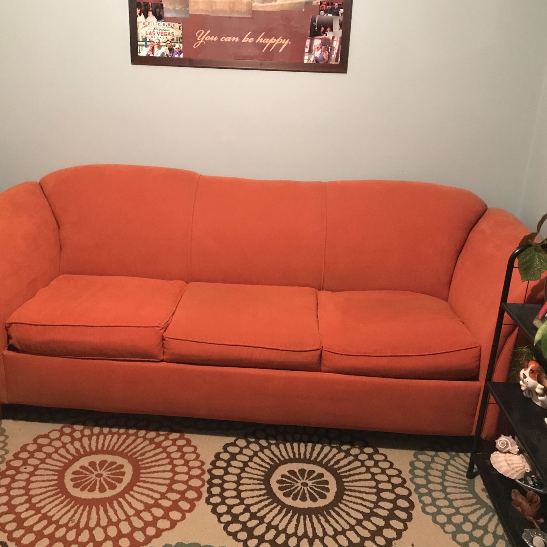 FREE !! STILL AVAILABLE !!! Sealy Sleeper sofa In Good Condition !! Waiting Till 5pm For The 1st Person Then It’s Going To The 2nd