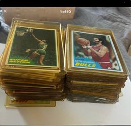 1981-82 Topps (162) cards in really good condition all in plastics. Many Stars !!!!