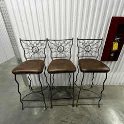 3 Stools 