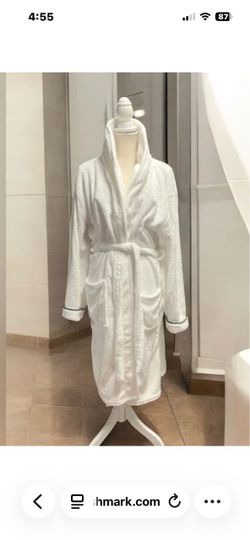 Tommy Bahama soft bathrobe