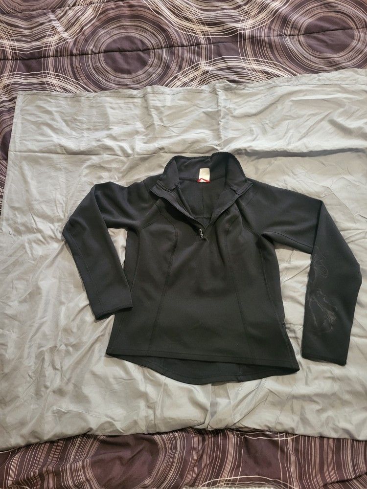 Black Top Sports With Long Sleeves For Women