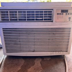 Air Conditioner for Medium Rooms up to 450 sq. ft.