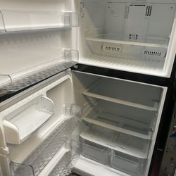 LG 30” Wide Top Freezer Refrigerator In Black