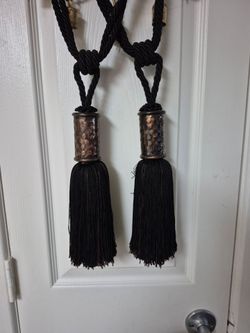 CURTAIN TIE BACKS
