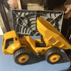 Little Tikes End Dump Truck 