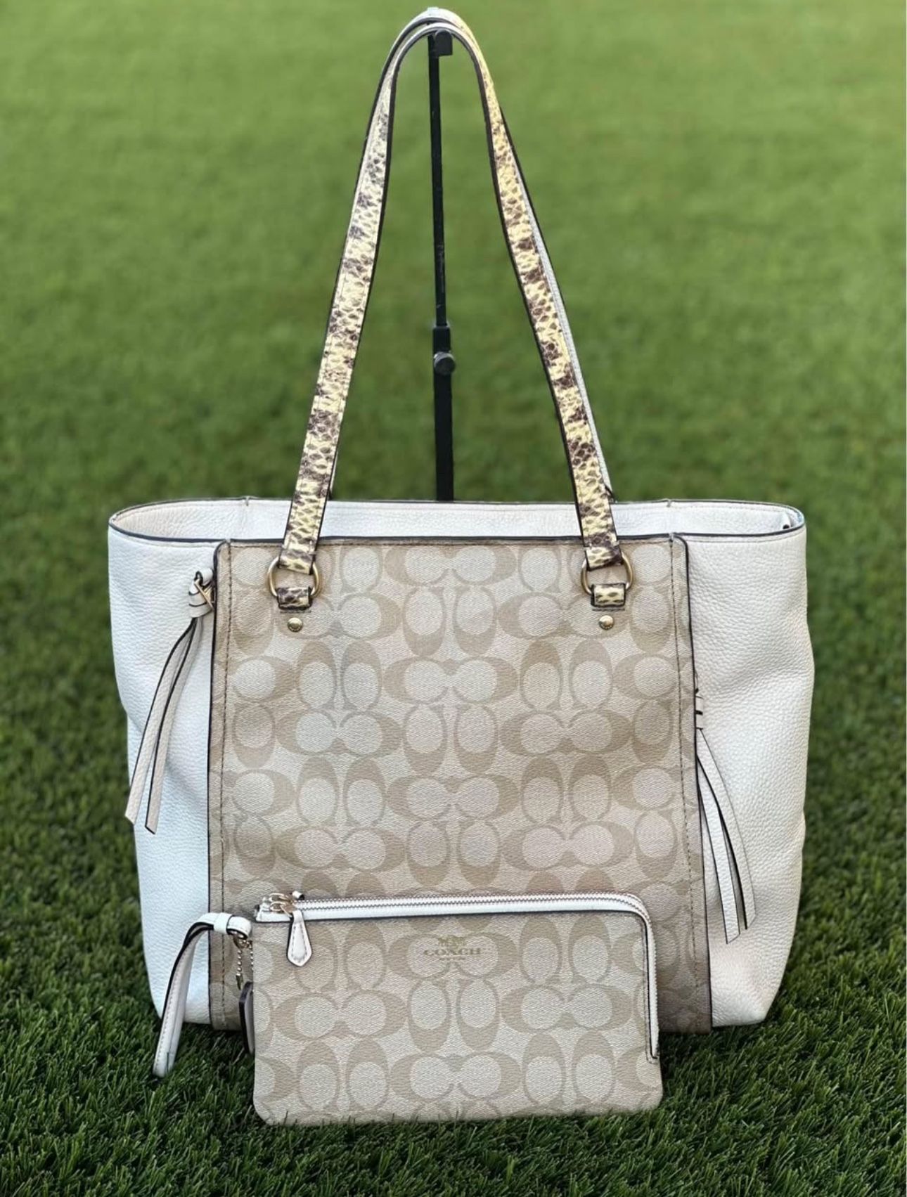 Coach Marlon Tote used with large wallet (EUC)/Set de bolsa y cartera Coach usados