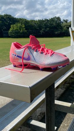 Soccer cleats