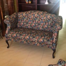 Vintage Floral Small Couch Perfect Condition 