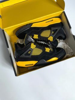 Jordan 4 Retro Thunder 
