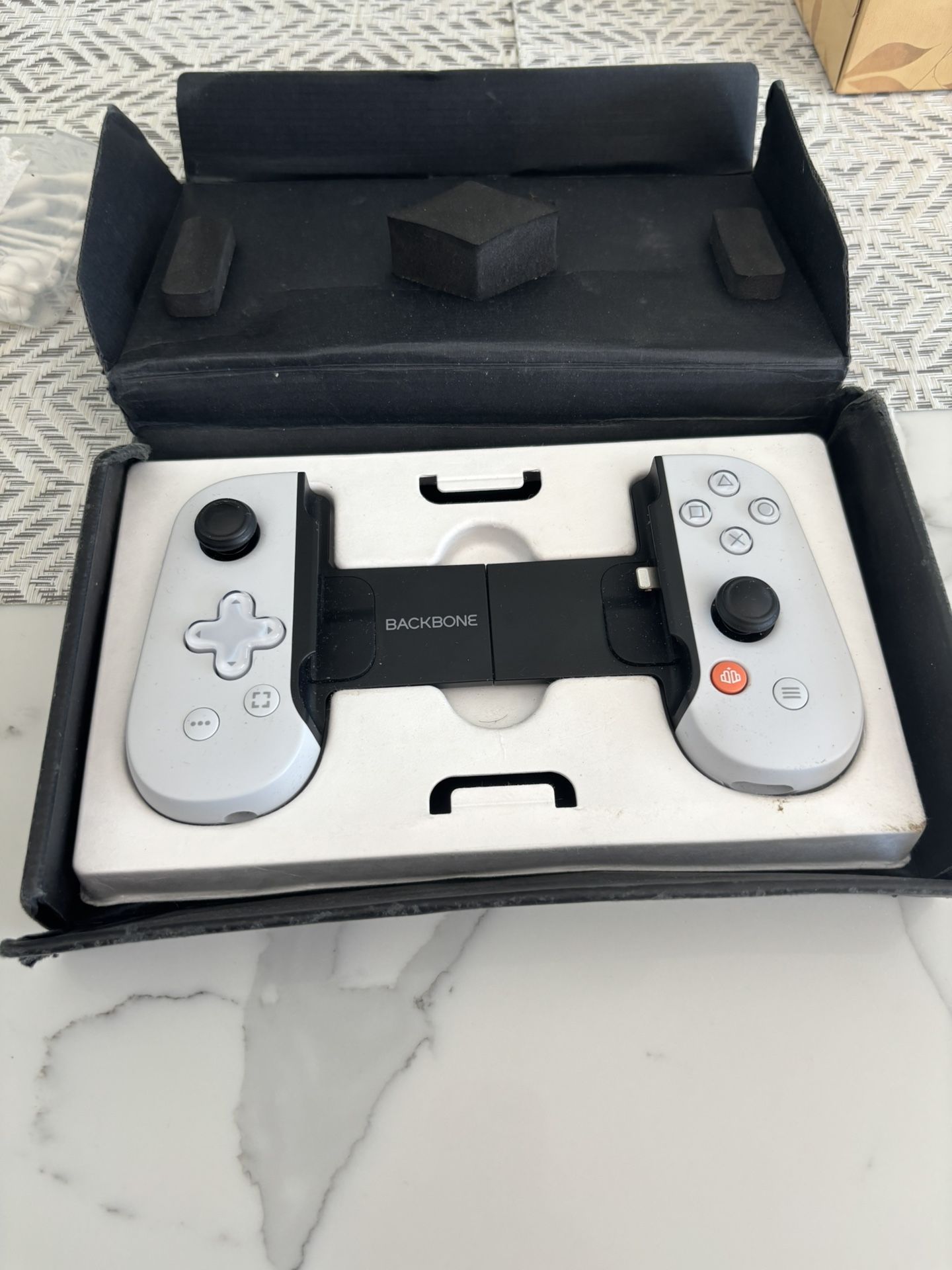PS4 Backbone Controller