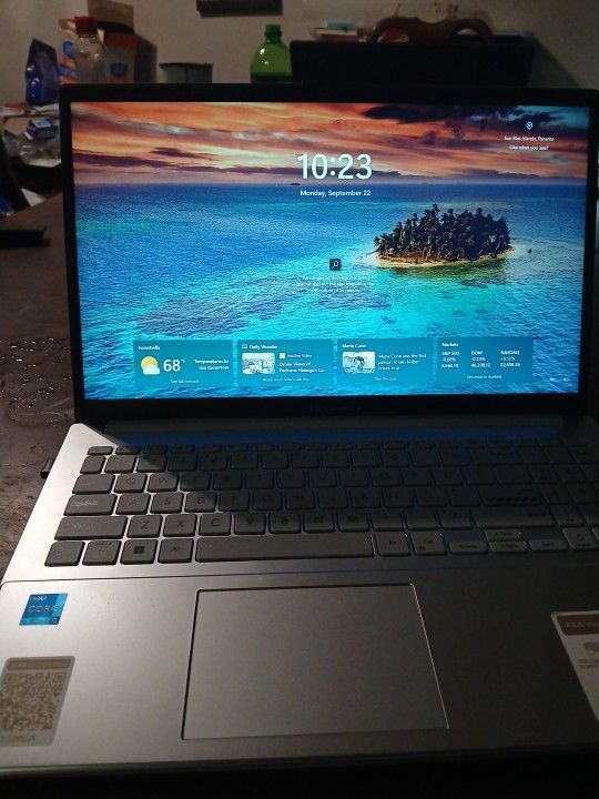 Meta Quest 3 And Laptop For Sale