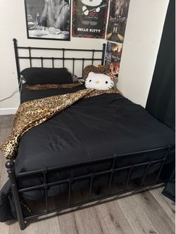 Full size bed