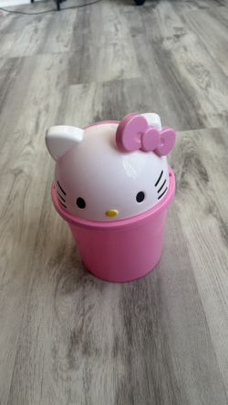 Hello Kitty Trash can 