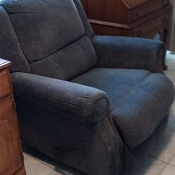 Swivel Rocker Recliner 