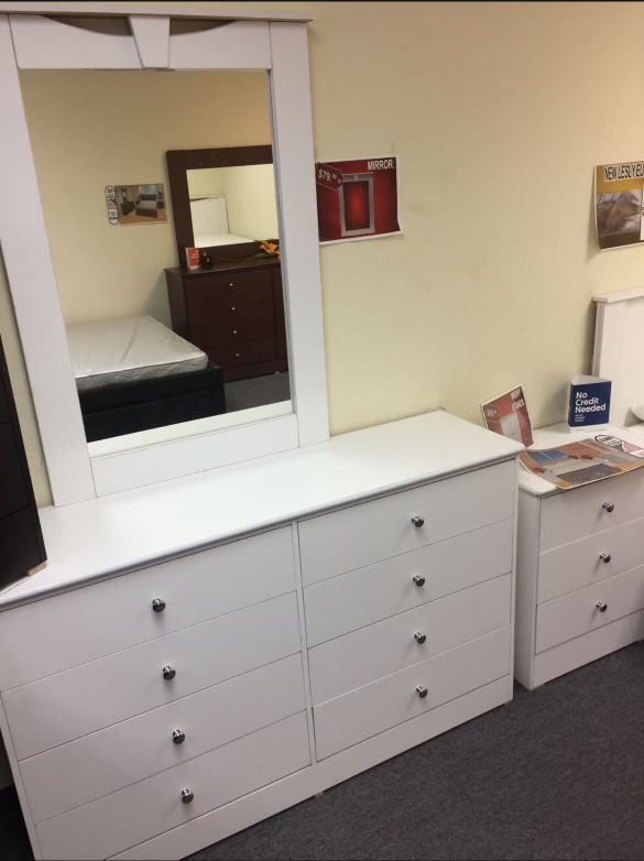 Eight Drawers Dresser With Mirror And Nightstand
