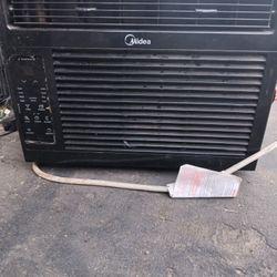 **AIR CONDITIONER**HABLA ESPANOL 