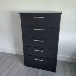 NEW TALL CHEST👍