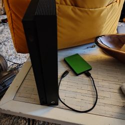 Xbox One Seagate 2TB With Controller 