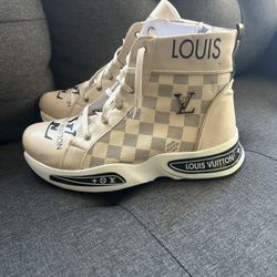 Women Boots Size 9.5/10