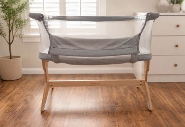 Newton Safe Baby Bedside Sleeper Bassinet | Newborn Sleep Lifesaver almost new