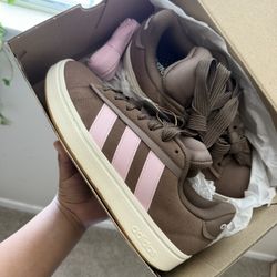 Adidas Court Alphas Women’s 8.5