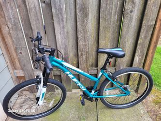 Huffy women's bike brand new