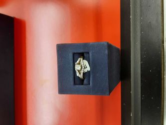 Yellow Gold 10k (.417) 2.1 grams Size 7