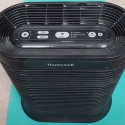 Honeywell Air Purifier (Large Room) & extra filters