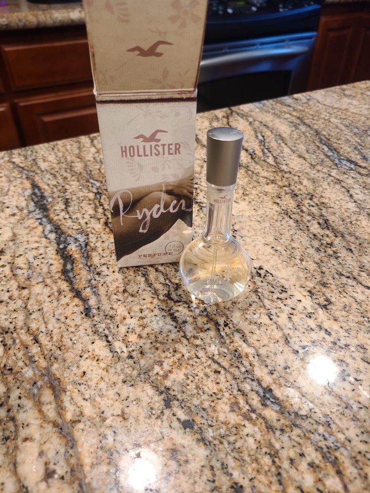 

Hollister Ryder Perfume  New In The Box 