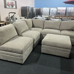 Thomasville 6 Piece Fabric Modular Sectional With Storage Ottoman，$750