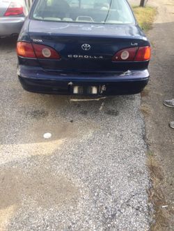 Toyota Corolla need gone need pipe put back on and windshield
