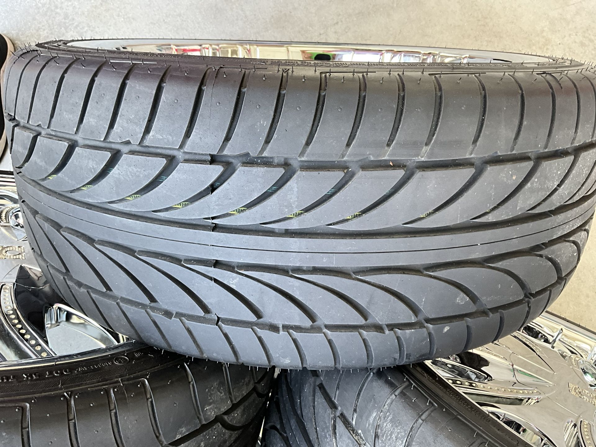 Set A Four Tires And Rims New.