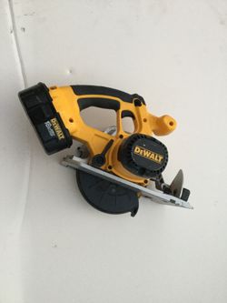 Dewalt Dc390b cordless circular saw