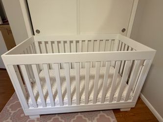 Babyletto crib with Little Dreamer mattress