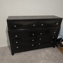 XL Expressio Dresser 
