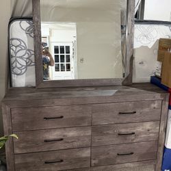 Dresser + Mirror & 2 Night Stands 